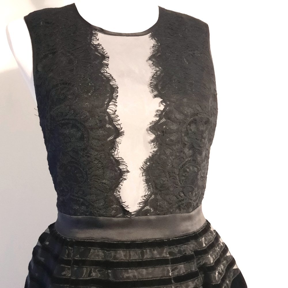 Little Black Dress With Plunging V-neck Dress - Picture 11 of 16